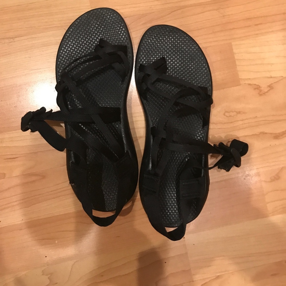 WOMENS BLACK 2 STRAP CHACOS (TOE STRAP)